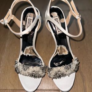 Badgley Mischka NEW soft white open tie heels